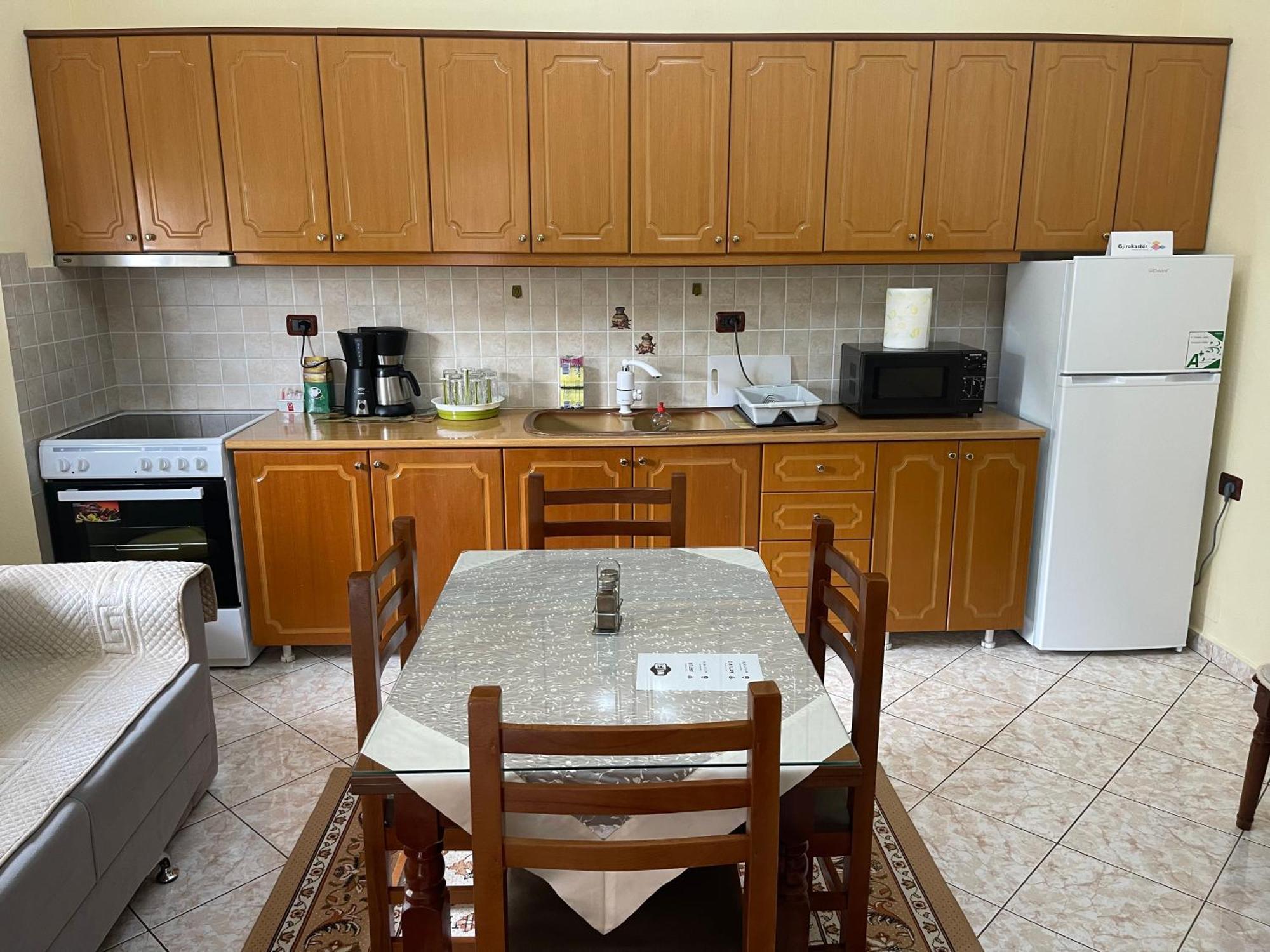 Artur'S Apartment Gjirokastër Екстериор снимка